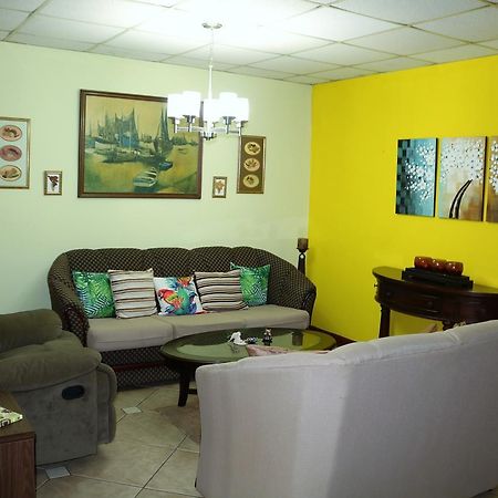 The Illiers Bed and Breakfast Port of Spain Exteriör bild